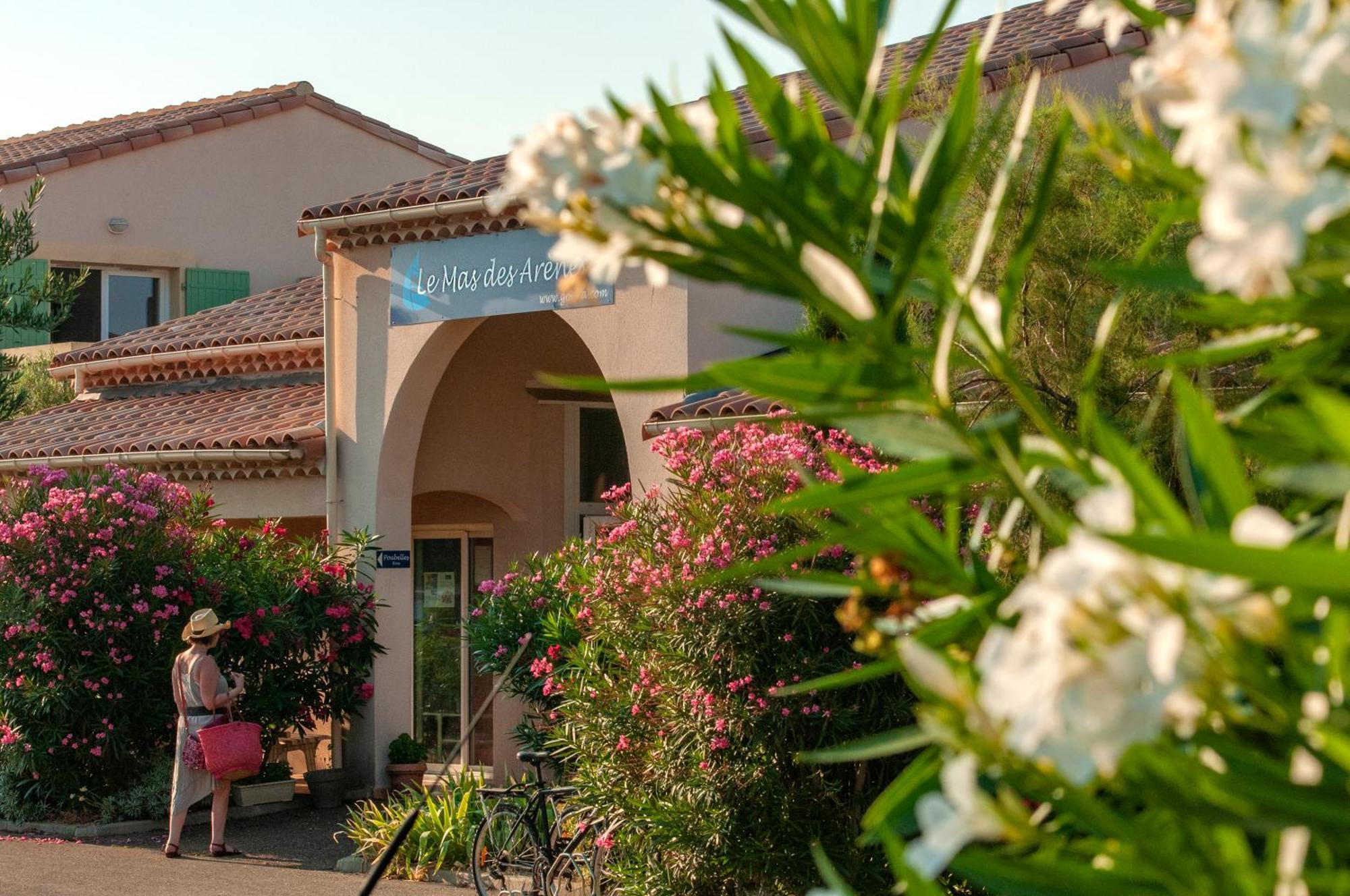 Residence Goelia Le Mas Des Arenes Мурьес Экстерьер фото